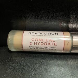 Revolution Conceal & Hydrate Foundation F-10 New